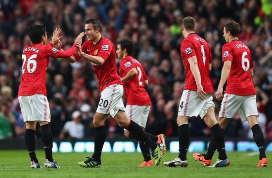 队在边路上 队在边路上